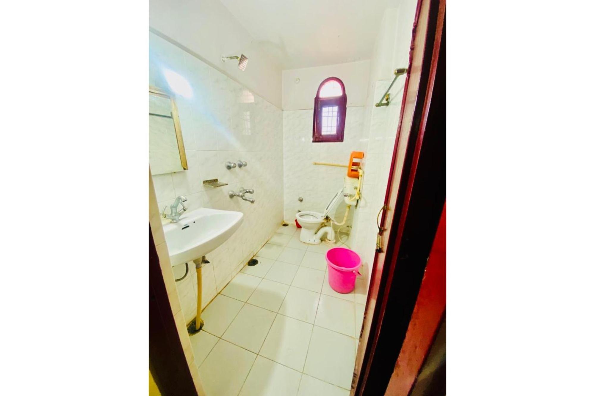 J C Guest House Hasanganj Exterior photo